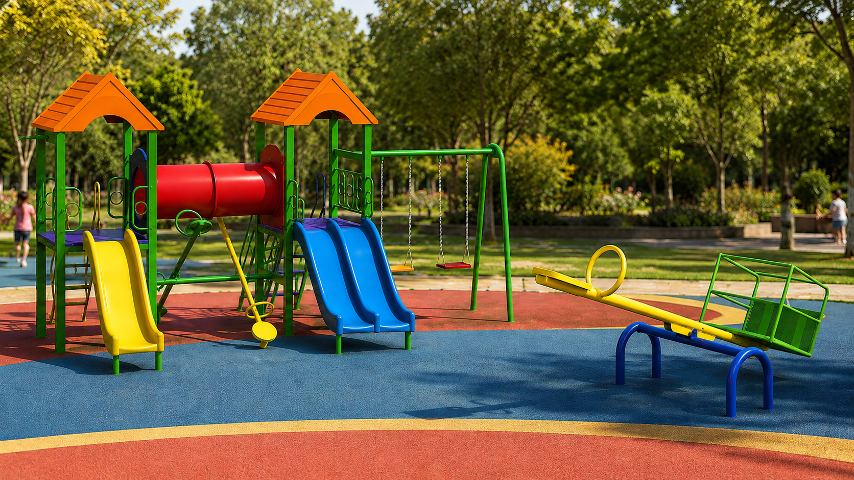 Playground inclusivo colorido com piso emborrachado e brinquedos acessíveis em parque público